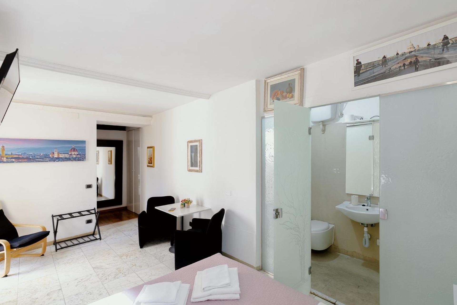 11 Duomo - Monolocale Caratteristico Apartment Firenze Bagian luar foto